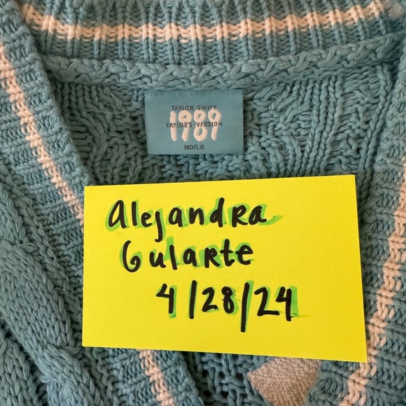 1989 Taylor Swift Cardigan - Size M/L - Picture 2 of 2